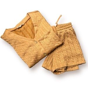 Womens Knit 2 Piece Set Lounge Wear Long Sleeve with Shorts NWOT